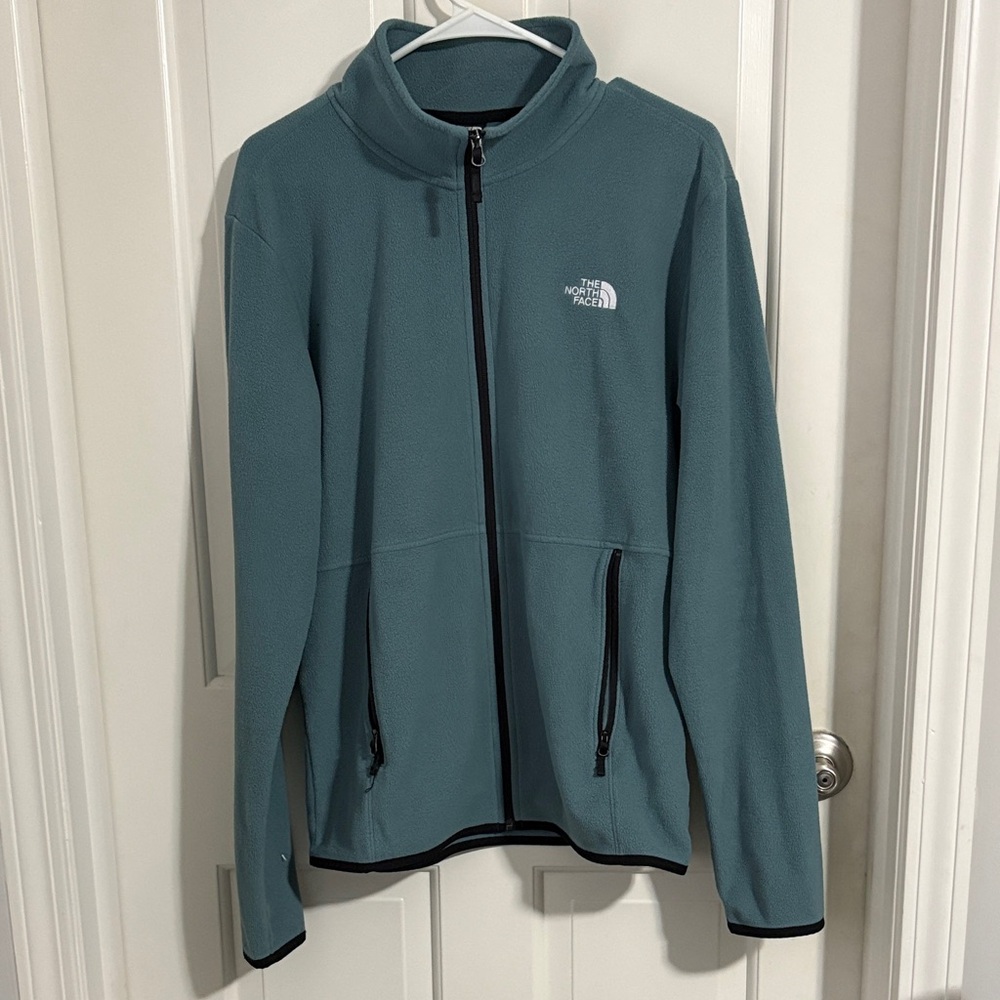 The North Face Men’s Fleece full zip sweater